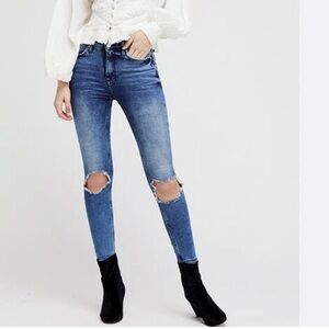 Free People Busted High Rise Distressed Skinny Jeans size 28L